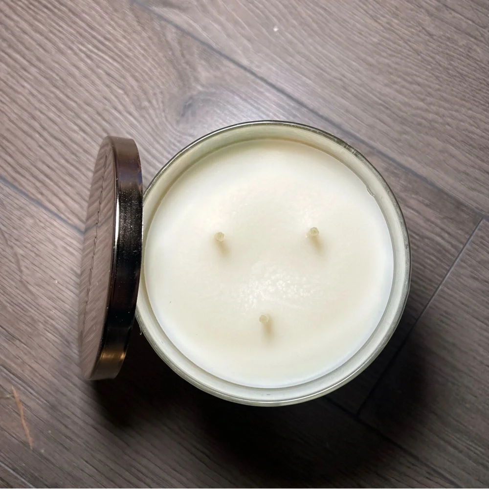 New Bath & Body Works 3-Wick Candle in Sugared Lemonade - Picture 4 of 4